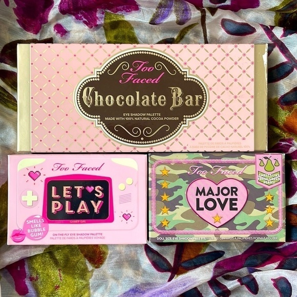 Brand New Too Faced Eye Shadow Set of Three Chocolate Bar Let’s Play Major Love - Picture 2 of 16